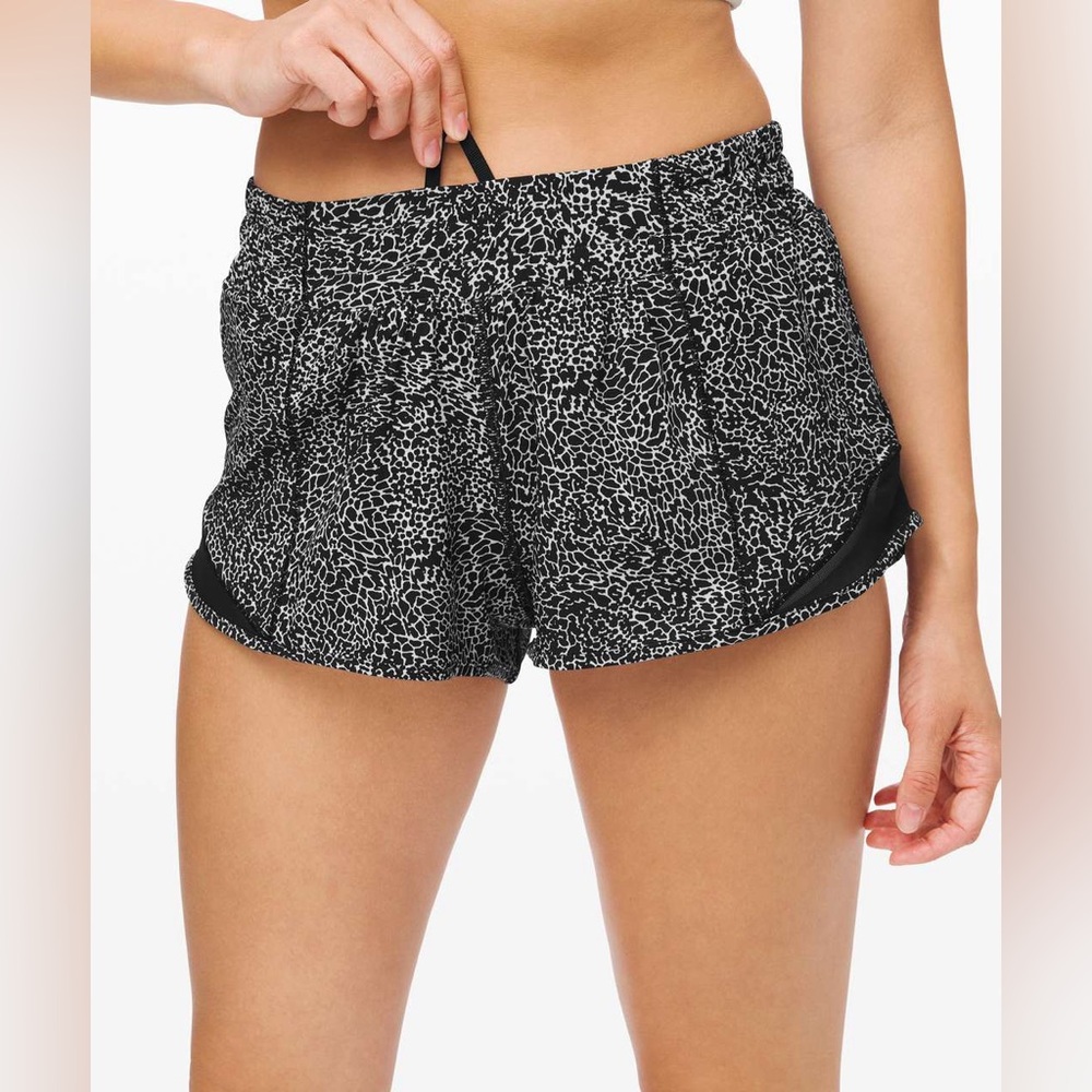 Lululemon Hotty Hot Short